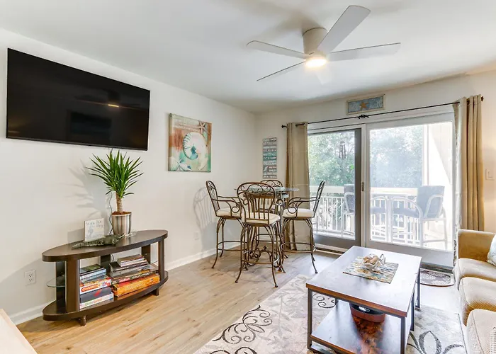 Hilton Head Island Condo With Coligny Beach Access!